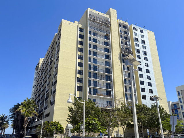 Crystal Tower Condo photo 2